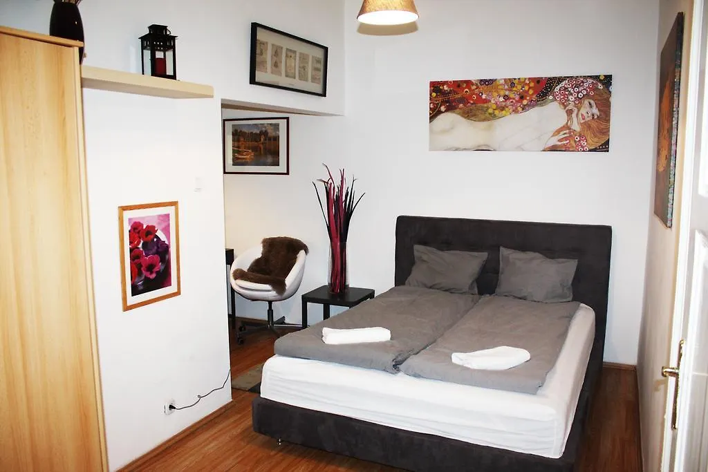 Cozy Loft At Nagymezo Hotel Budapest Apartment